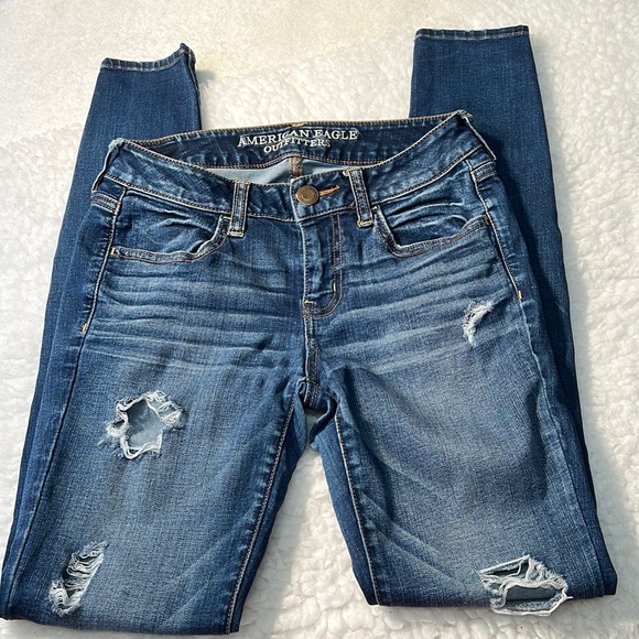 American Eagle Outfitters Denim - American Eagle Outfitters Distressed Jegging Jeans. Size 4. EUC.